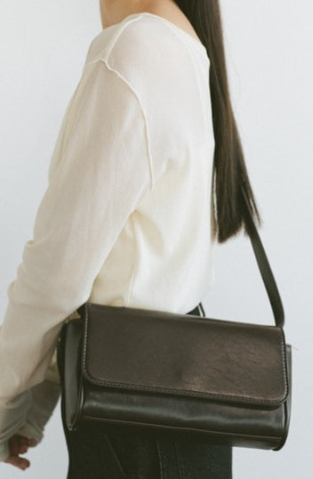 Faux Leather 方肩包